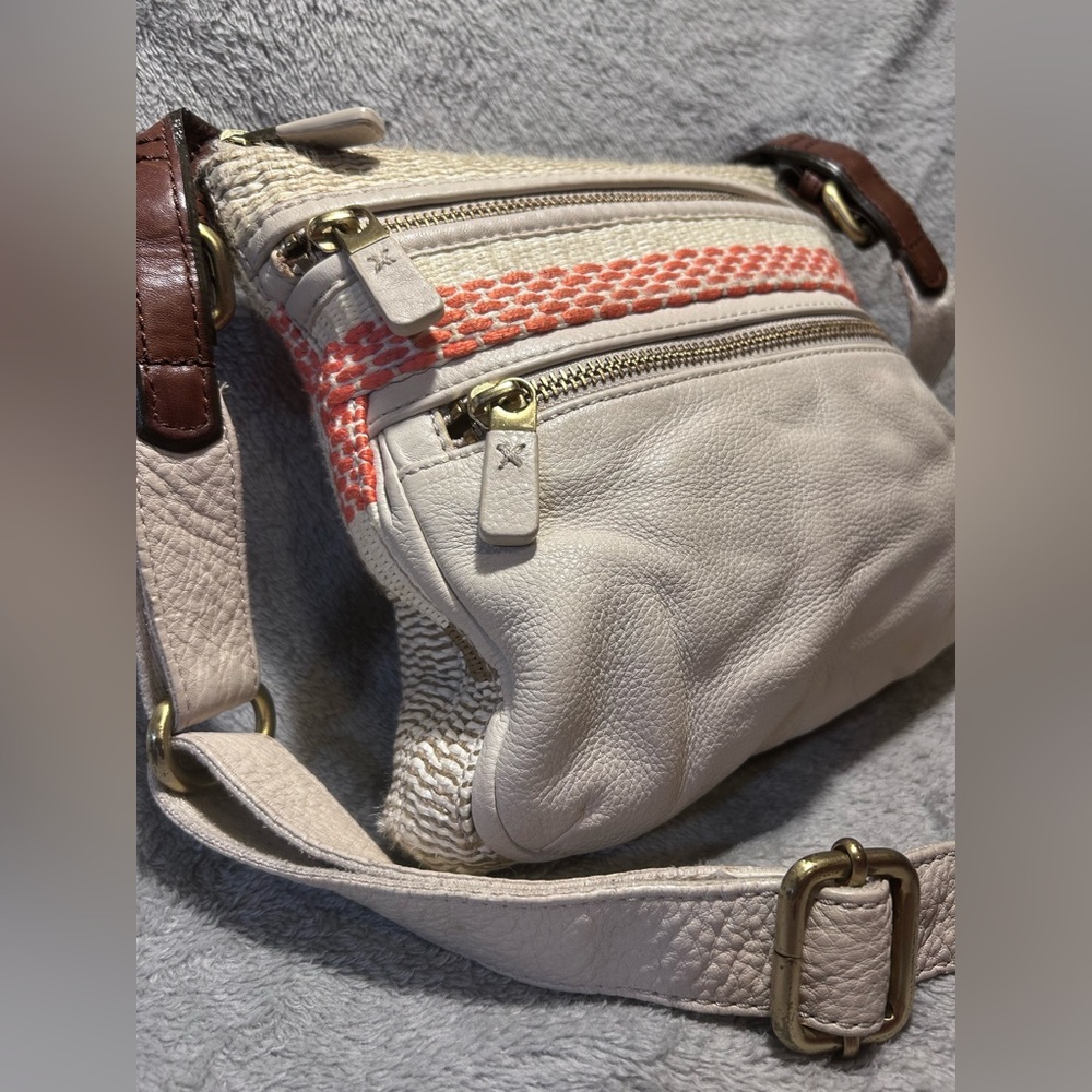 Fossil Bennett Crossbody Explorer Bag - Picture 2 of 7